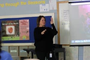 KKirsten Moore '89 speaks in Family and Consumer Science classclass about her Sub Rosa Supper Club business