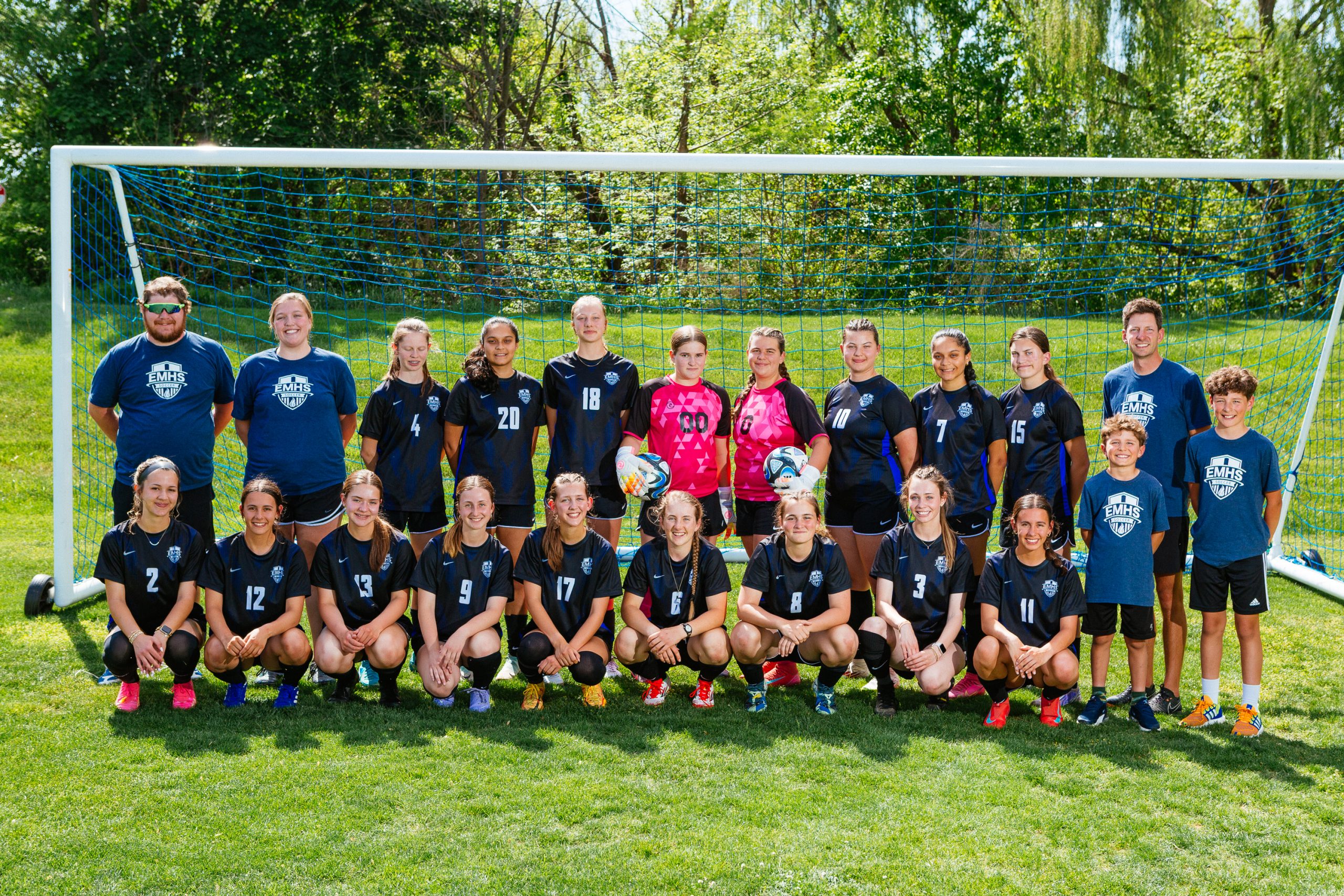 Fotos de todos los equipos de fútbol femenino V-1 State Championship Team